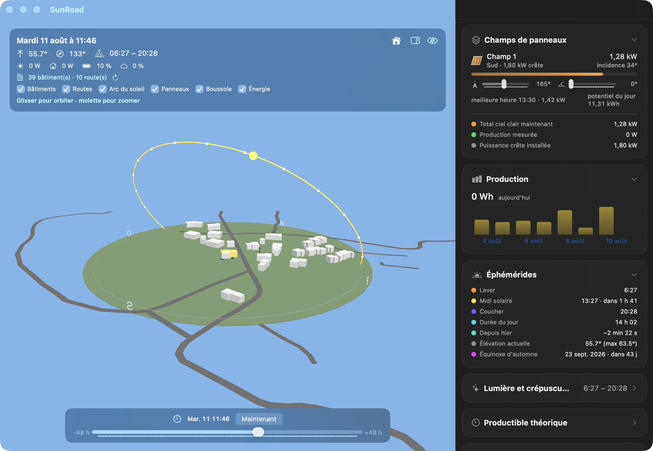 Zendure Monitor SunRoad window: a real-3D scene with the OpenStreetMap neighborhood (buildings and roads), the user's house highlighted in amber, the sun's arc with hourly markers, the compass ring, a ±48 h timeline at the bottom, and a sidebar with the panel-array orientation sliders, the 14-day production histogram and the ephemerides